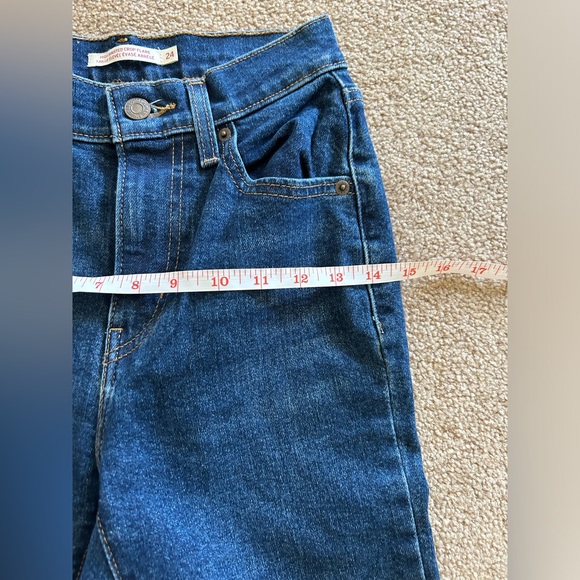 Levi’s High Waisted Crop Flare - Picture 10 of 10